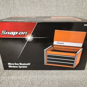 Snap-on Bluetooth Speaker